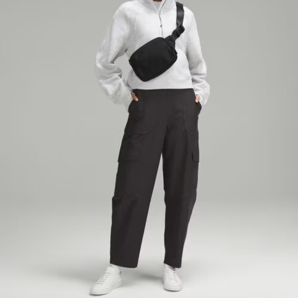 Lululemon | Solid Black Everywhere Belt Bag Large 2L Crossbody - Picture 2 of 11